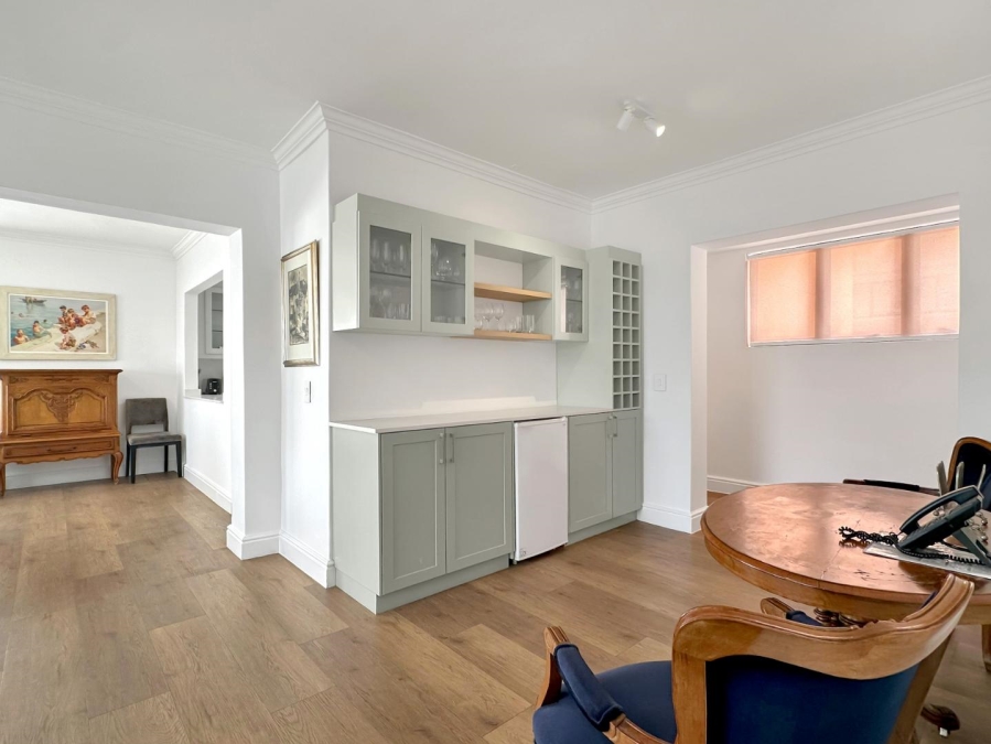 2 Bedroom Property for Sale in Sea Point Western Cape